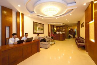 Holiday Suites Hotel & Spa